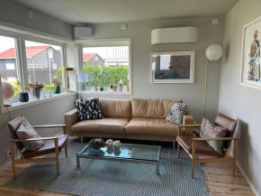 ONS Large villa, walking distance to town